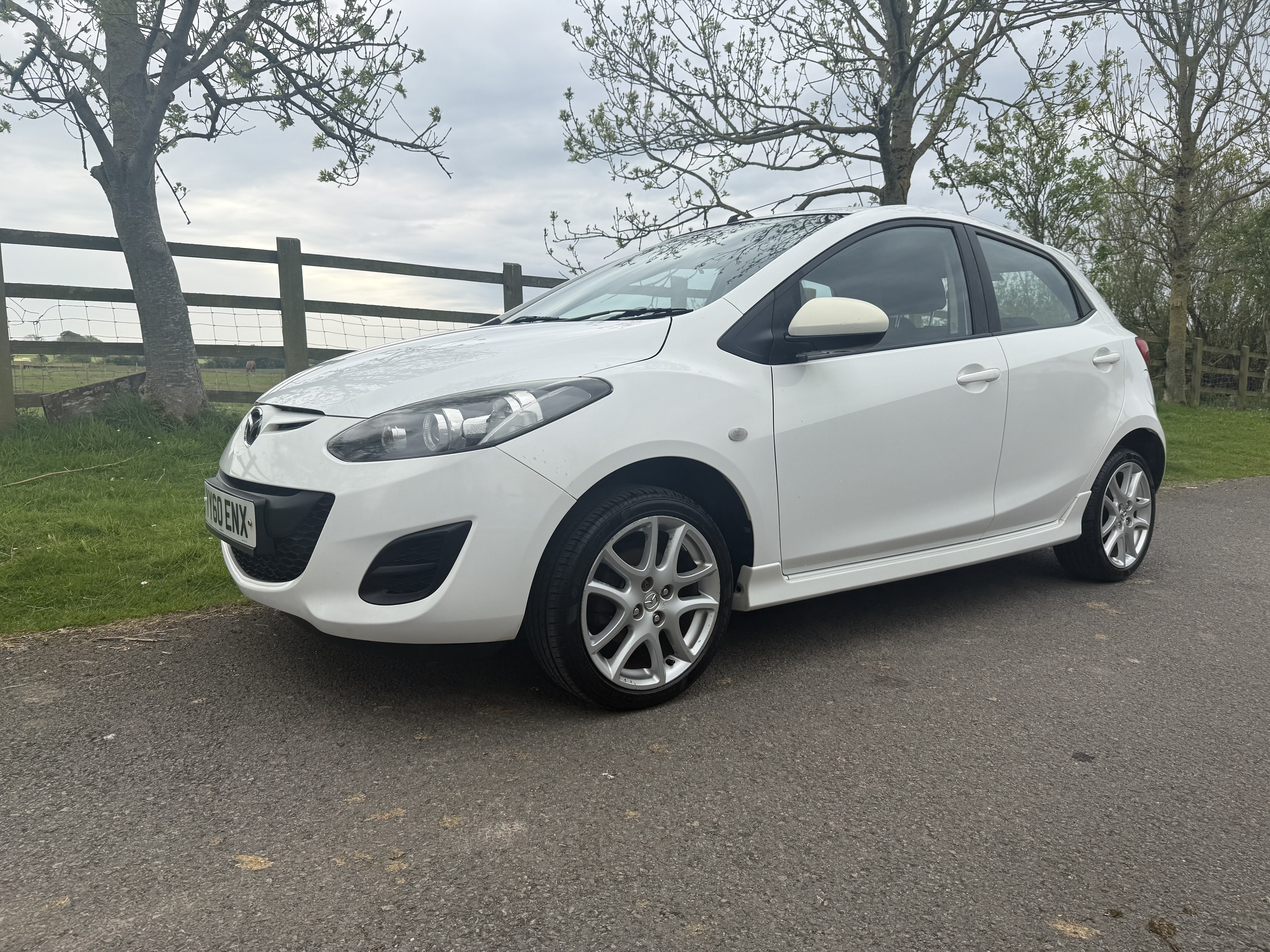 MAZDA 2