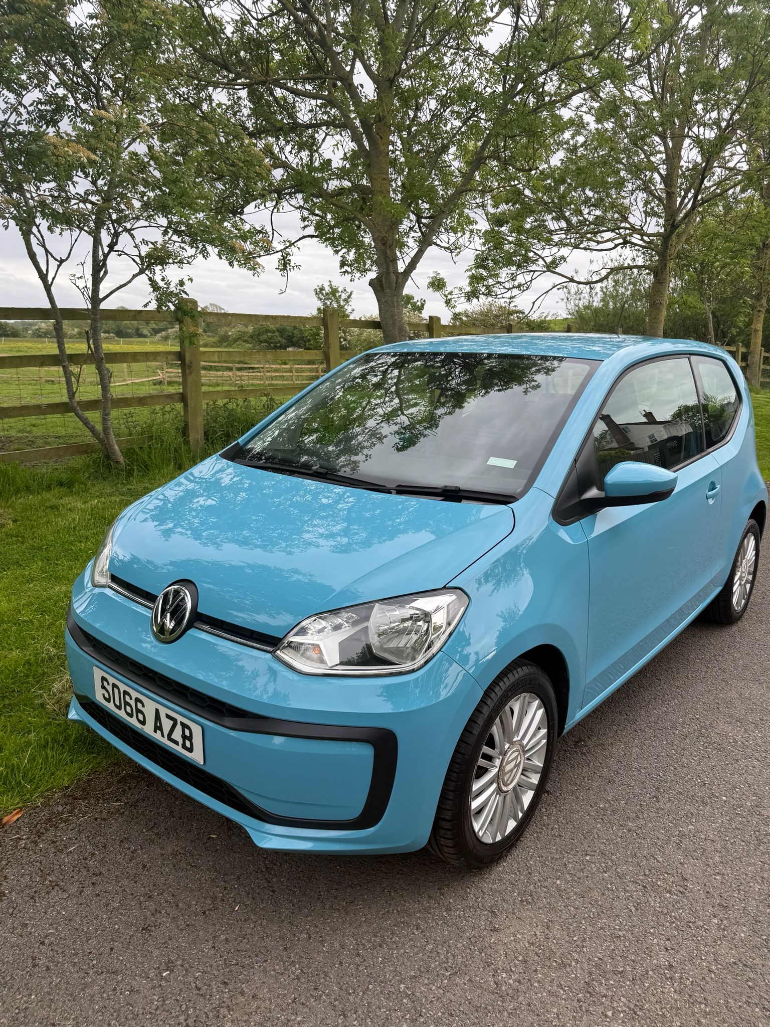VOLKSWAGEN UP
